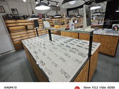 -罗伯特眼镜·蔡司官方授权(罗湖国贸店)