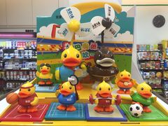 -全家便利店(襄阳南路店)