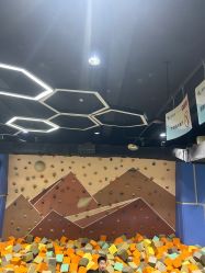-反弹蹦床公园(南坪万达店)