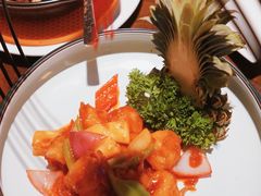 凤梨咕噜虾球-元素中餐厅.海南菜.粤菜.椰子鸡.海鲜.包房.石梅湾威斯汀度假酒店