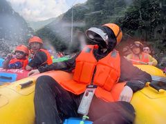 -安吉龙王山峡谷漂流