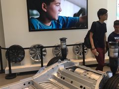 -TESLA 特斯拉(广州天环广场体验店)