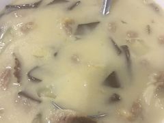 牛腩鸭血小馄饨-花园茶楼(兴城西路店)