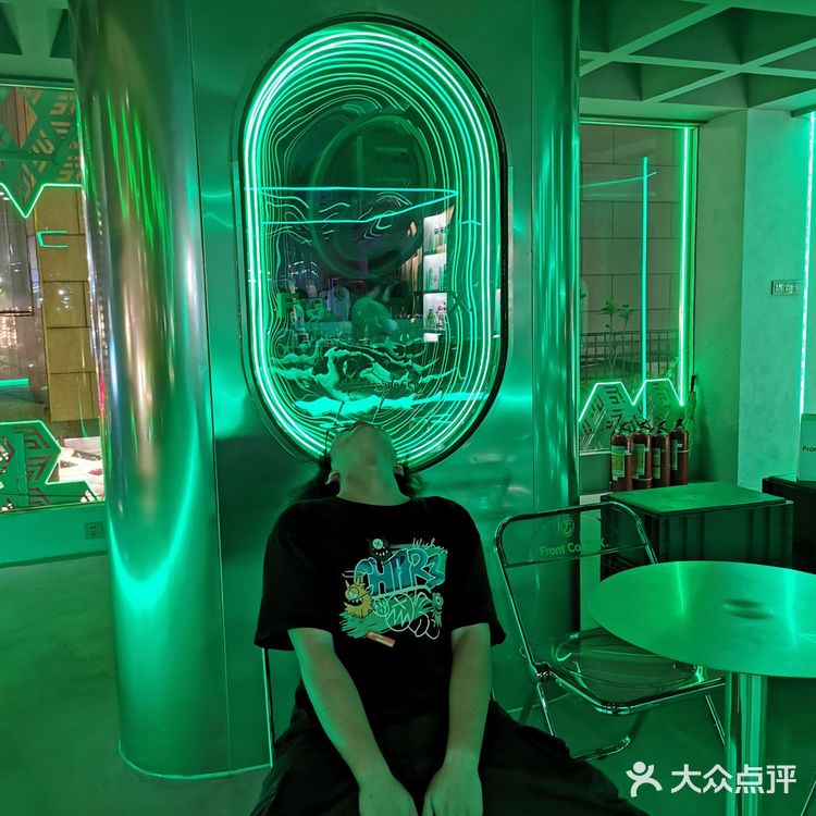 朋友带我去了祖庙附近这家超级无敌隐蔽的清吧🐒