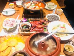 -老滇山寨•云南特色菜•地方菜•民族风情歌舞表演(金碧店)