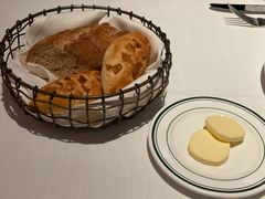 面包-Wolfgang’s Steakhouse 沃夫冈牛排馆(上海白玉兰广场店)