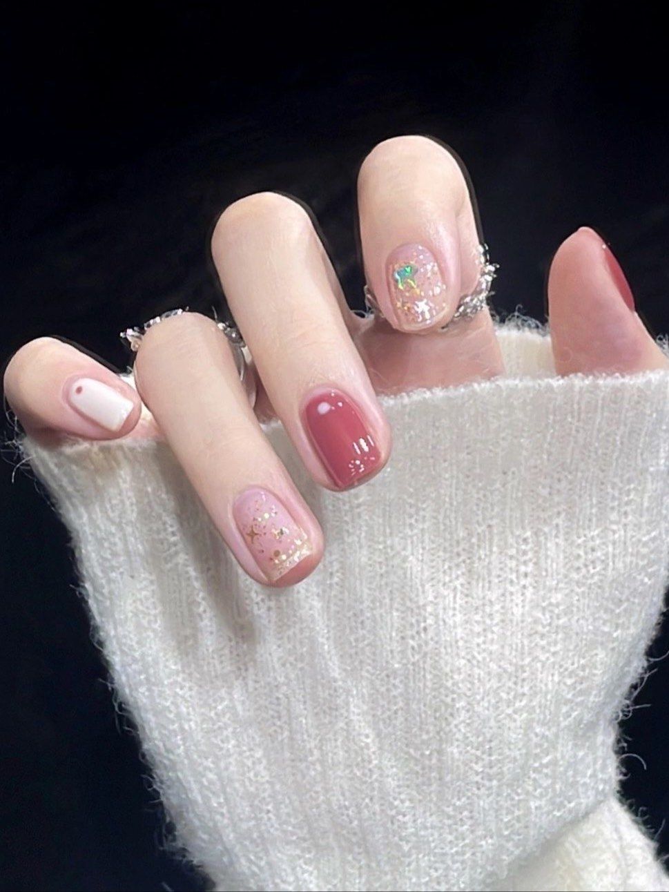 2023秋季显手白色系跳色温柔简约气质美甲