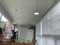-有猫主题·治愈系猫咖(曾厝垵店)