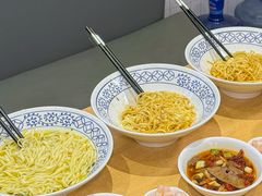 -李与白包子铺(桐梓林店)