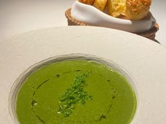 青豆浓汤-Oyster Talks 四度蚝法餐厅