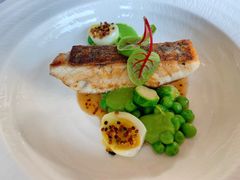 香煎尖吻鲈鱼配芥末籽汁和温泉鹌鹑蛋-蝶舍·MAISON PAPILLON