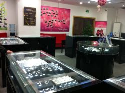 店内环境-威德钻石-克拉钻大本营(南京东路店)