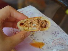 小龙虾鲜肉月饼-长发西饼(临顿路店)