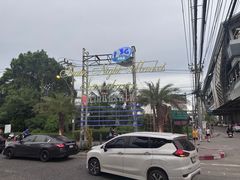 -席娜卡琳火车铁道夜市