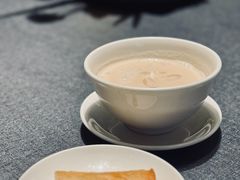 花生汤配酥皮年糕-香乐园·淮扬菜中餐厅·Shang Garden(福田香格里拉店)