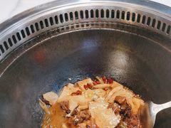 -哈尔滨烧烤·山河村铁锅炖(交大店)