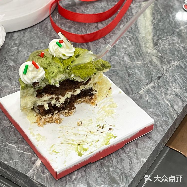 哦豁🎄好利来你还有这幅面孔！