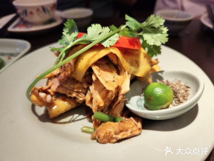 大头虾越式风味餐厅(光明广场店)越式麻油捞鸡图片