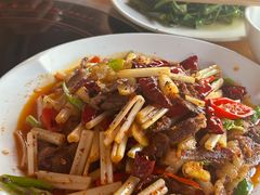 -大众跷脚牛肉馆·非遗传承单位(峨眉山店)