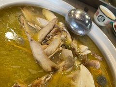 -杨记山珍鸡煲菌汤锅