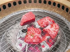-山川小町·极番烧肉(新地假日广场店)