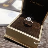 老夫老妻的这个男人带我去定了1克拉的钻戒