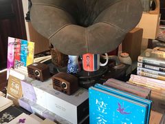 -荒岛书店(黄县路店)