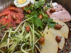 -山野的朋友露营炭火烤肉