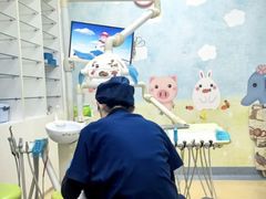 -瑞尔齿科(上海长风大悦城店)