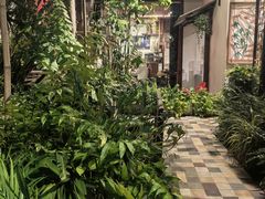 -Cuc Gach Quan Restaurant