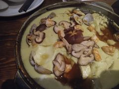翡翠海鲜蛋-胡桃里音乐餐厅(陶溪川店)(川湘赣菜·世界百大酒庄直供红酒·音乐表演)