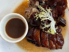 烧鹅拼叉烧-猪肉婆私房菜(容桂总店)
