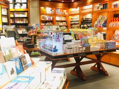 -西西弗书店&矢量咖啡(来福士广场店)