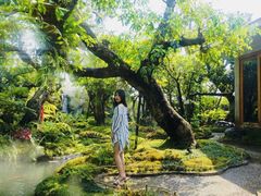 -Chom Cafe and Restaurant