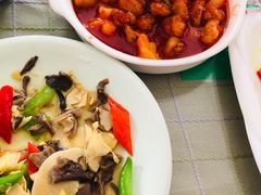 -天天向上素食餐厅(五台山店)
