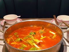 -野山舂·贵州现舂酸汤牛肉(民生路店)