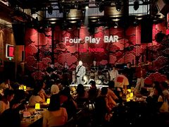 -FOUR PLAY BAR