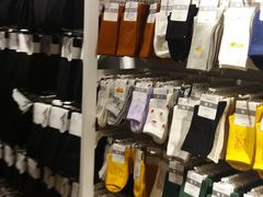 -名创优品(北京新中关购物中心地铁层店)