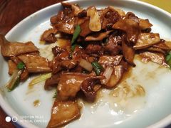 牛肉烧鲜蘑-那家小馆(摩天活力城店)