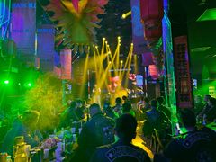 -VIVA·百人年会团建篮球场轰趴馆