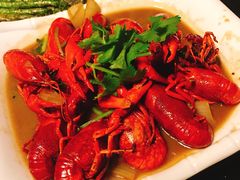 麻辣小龙虾-冰城小镇音乐串吧·聚会餐厅(百子湾店)