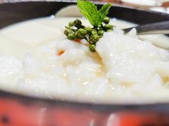 酸汤煮嫩滑鱼片-小大董·烤鸭(五棵松店)