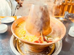 -果松木炭酸菜铜火锅·外婆参鸡汤