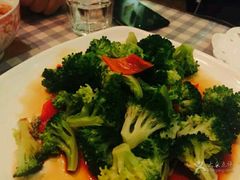 -石磨豆花家常菜·牦牛排土火锅