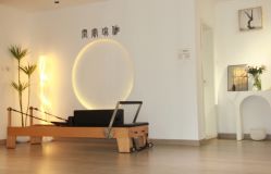 -闺蜜瑜伽·普拉提女性塑形馆