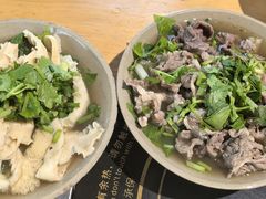 翘脚牛肉-大众跷脚牛肉馆·非遗传承单位(峨眉山店)