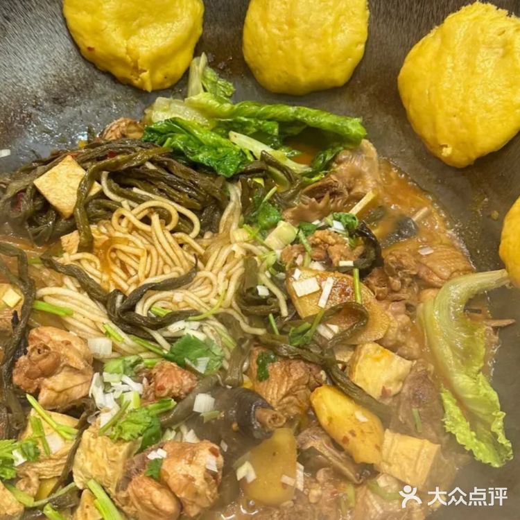 东北特色铁锅炖：一次独特的味蕾之旅