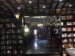 -钟书阁(松江泰晤士小镇店)