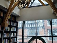 -钟书阁(松江泰晤士小镇店)