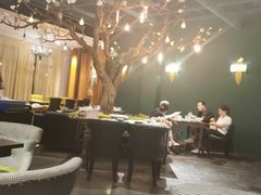 大堂-梧桐树下(云锦世家店)